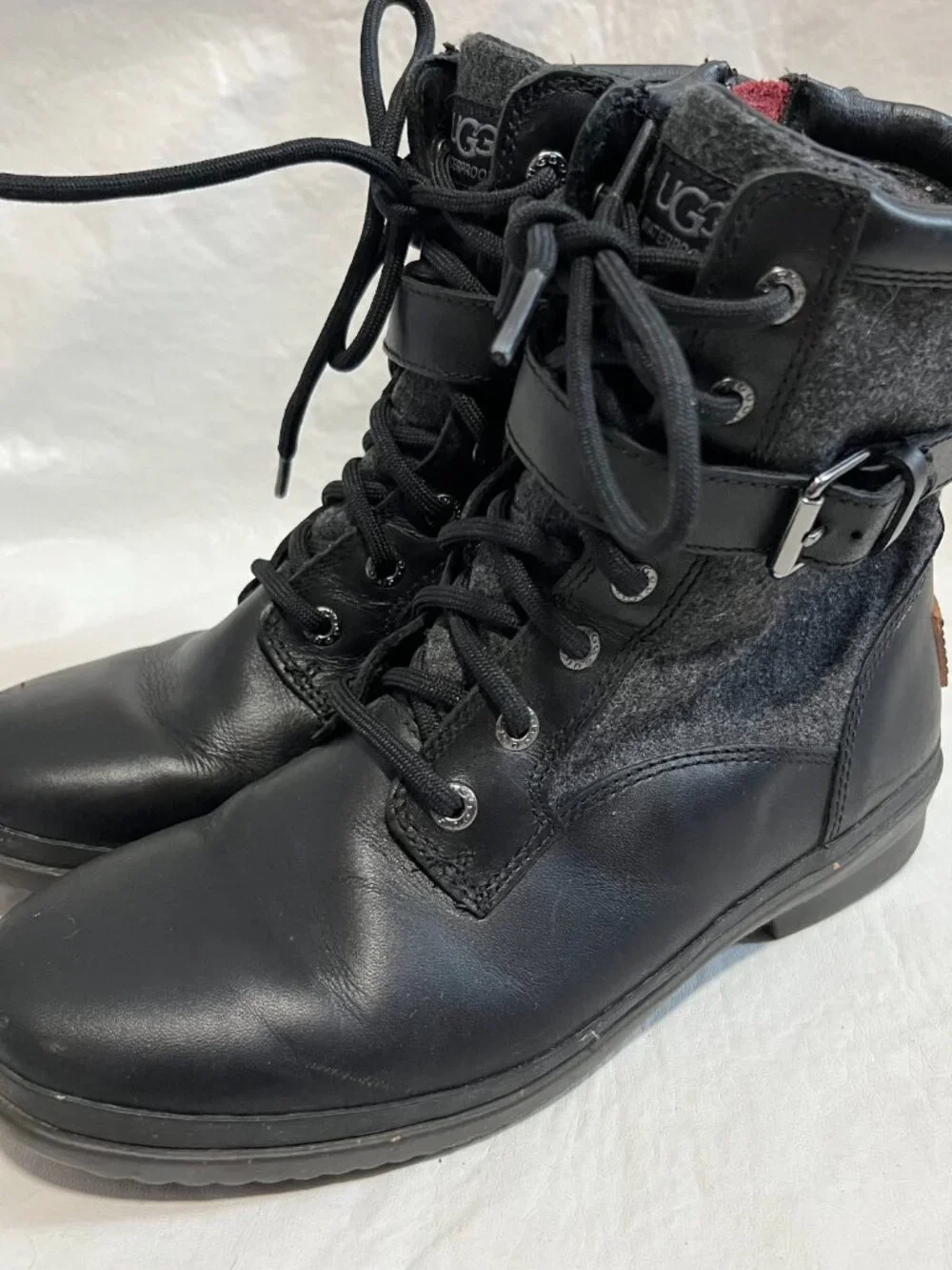 UGG boots Kesey size 7 waterproof leather black gray wool waterproof lace zip up